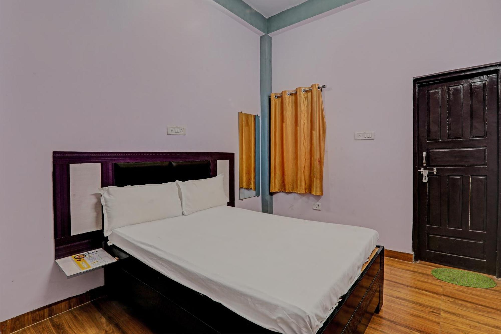 Oyo Hotel Crown Lucknow Exterior foto