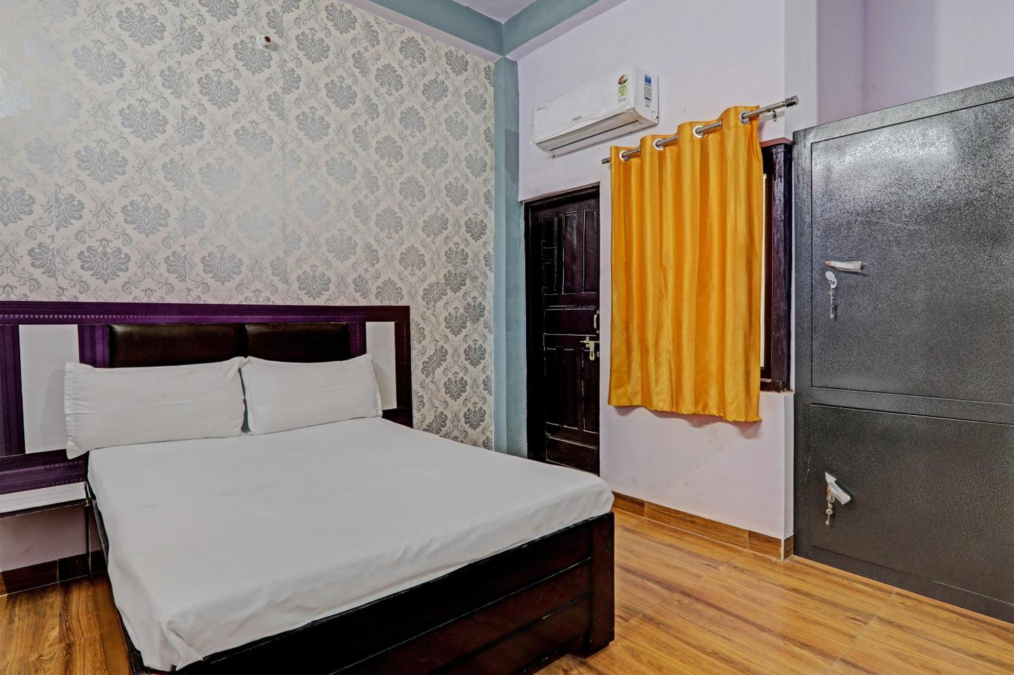 Oyo Hotel Crown Lucknow Exterior foto
